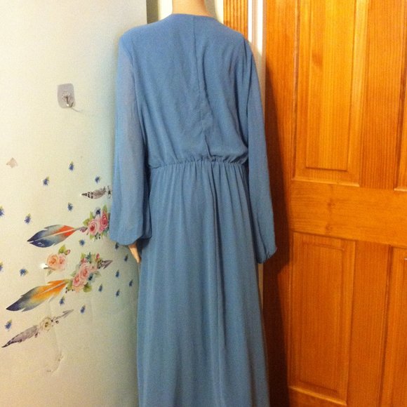 DB Studio Dress - Picture 4 of 7